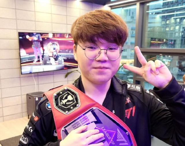 通过引入潜 通过引入潜